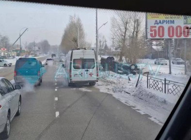 Нам пишут: жесткое ДТП произошло на Левом берегу у моста «Бегущая лань»