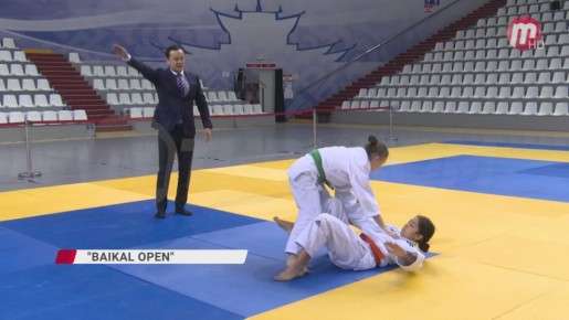 На татами ФСК юноши и девушки определили лучших на турнире по дзюдо "BAIKALOPEN"